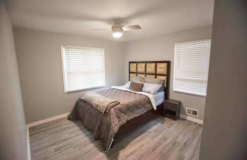 Mountain Brooke House | Decatur 2 BR Bliss Modern Comfort