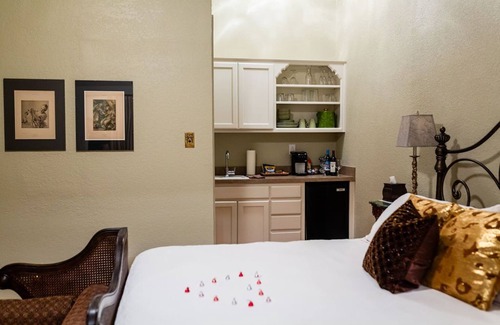 Decatur Bed & Breakfast | Decatur CourtHouse Suites