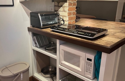 Oakhurst Apartment | Decatur Garden Studio Apartment