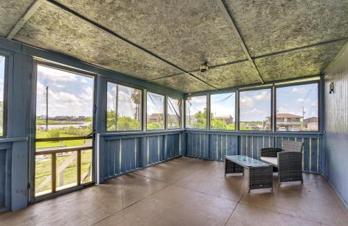 Freeport House | Deck and Fenced-In Yard Texas Escape!