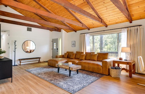 Twain Harte House | Deck and Fire Pit Stunning Twain Harte Cabin!