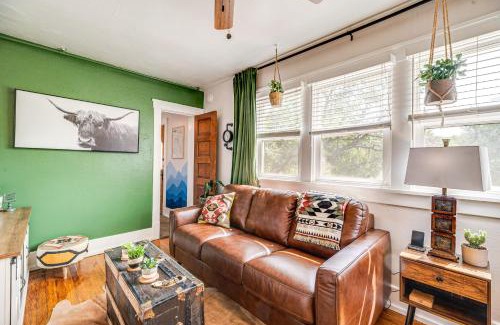 Manitou Springs Apartment | Deck and Fire Pit Manitou Mountain Retreat