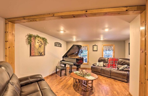 Ovid House | Deck and Hot Tub Pet-Friendly Seneca Lake Home!