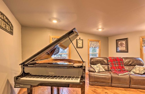 Ovid House | Deck and Hot Tub Pet-Friendly Seneca Lake Home!