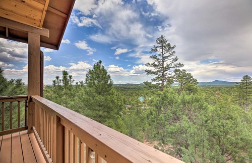 Sierra Pines House | Deck and Views Dog-Friendly Cabin in Show Low!
