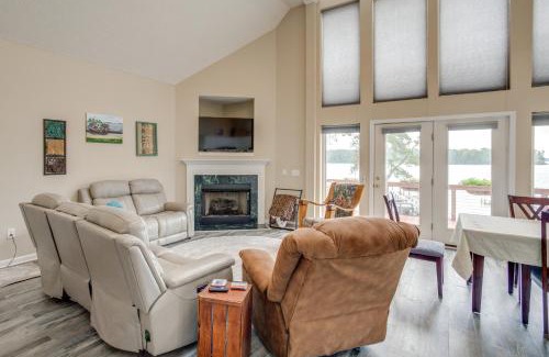 Chapin House | Deck and Views Lake Murray Escape in Chapin!
