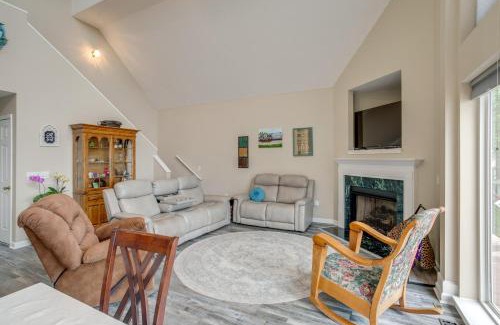 Chapin House | Deck and Views Lake Murray Escape in Chapin!