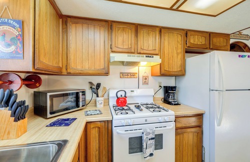 Payson House | Deck & Forest Views: ‘Black Bear Cabin' in Payson