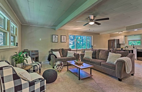 East Stroudsburg House | Deck & Gas Grill: Modern East Stroudsburg Home!