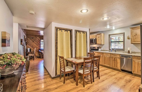 Pinetop-Lakeside Cottage | Deck & Grill: Pet-friendly Lakeside Cabin