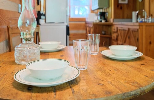 Townsend Cabin | Deck, Jetted Tub, Wi-fi, Near National Park