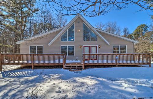 Albrightsville House | Deck, Pool, Trails Access Pocono Family Home!