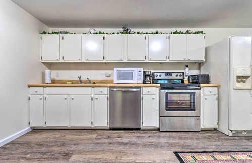 Hot Springs Village Apartment | Deck w/BBQ: Hot Springs Village Apt!