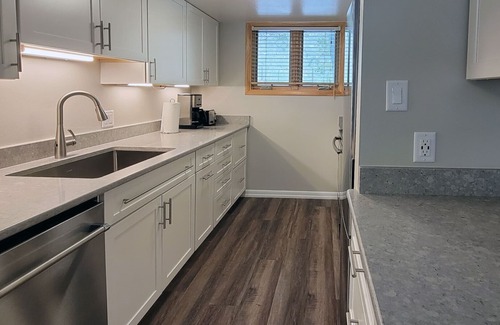 Vail Condo | Deck w/Grill On Gore Creek, 4-BR, Pet Friendly, Steps from Free Bus Stop - Great Value!