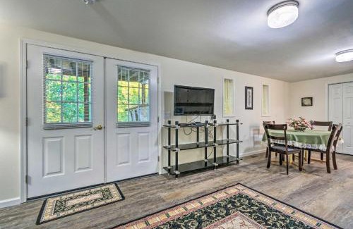 Hot Springs Village Apartment | Deck with BBQ Hot Springs Village Apt!