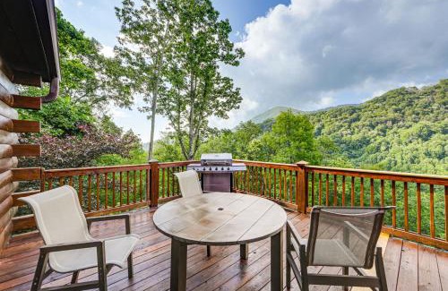 Waynesville House | Decks and Mountain Views Waynesville Getaway!
