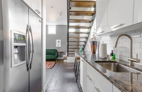 Le Droit Park House | Decompress in the Zen Surroundings of a Cozy Carriage House