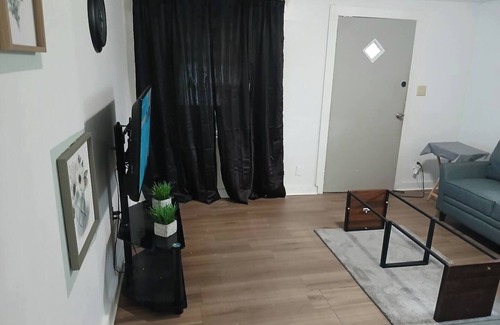 Jacksonville House | Decottes · Three Bdrm/Fast WiFi/Fence/Big Bk Yard/RokuTv