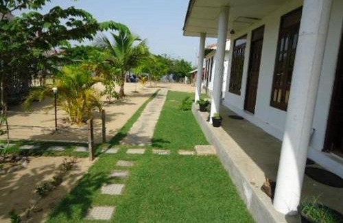 Manmunai North Hotel | DEEP SEA RESORT PADI DIVE CENTER