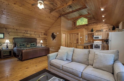 Tellico Plains Cabin | Deer cabin. This modern log cabin with HOT TUB is a large studio with all of the 'bells and whistles' !