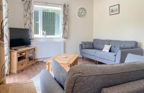 Abbess Roding House | Deer Cottage 1 Uk39330