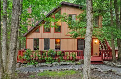 Albrightsville House | Deer Hollow by AvantStay Big Yard Lake Access