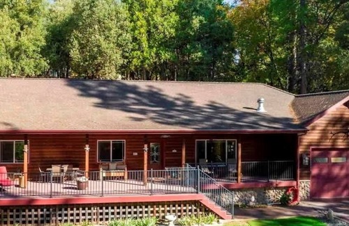 Twain Harte House | Deer Lodge – Beautiful, Spacious Home with Hot Tub