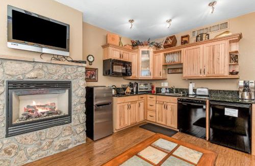 Estes Park Apartment | Deer Mountain 28B condo