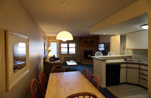 North Woodstock Condo | Deer Park 2 Bedroom with free shuttle to Loon Mountain! (DP170A)