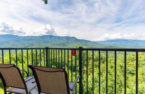 Gatlinburg - Pigeon Forge Apartment | Deer Ridge Mountain Resort D204