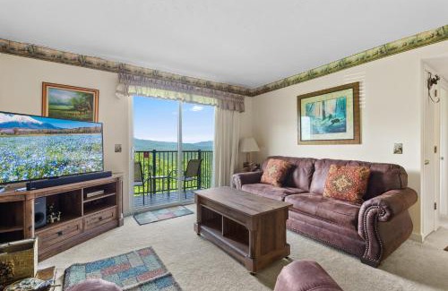 Gatlinburg - Pigeon Forge Apartment | Deer Ridge Mountain Resort D204