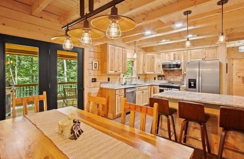 Charter Hills Cabin | Deer Tracks Summary: