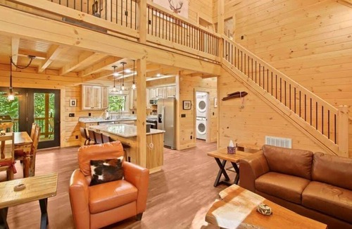 Charter Hills Cabin | Deer Tracks Summary: