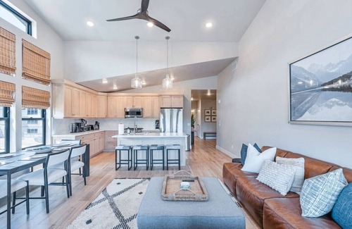 Heber Apartment | Deer Valley East Condo with Views of Ski Slopes