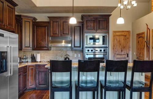 Park City House | Deer Valley Lakeside Ski House *Sleeps 16