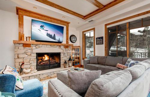 Empire Pass House | Deer Valley Ski In and Out, Luxury Condo, Amazing Views, Private Balcony Slope Side - Hot Tub!