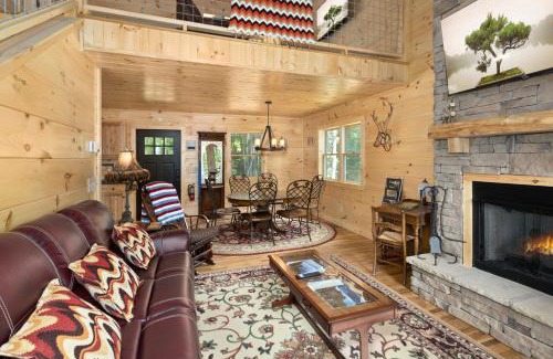 Fleetwood House | Deerest Cabin