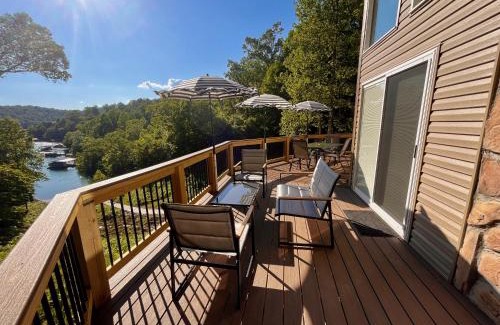 La Follette House | Deerfield Hideaway at Old Rocky home