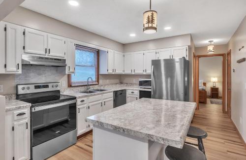 La Follette House | Deerfield Hideaway at Old Smokey home