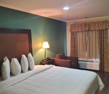 Madison Hotel | Deerfield Inn & Suites