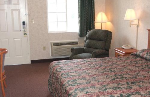 Greenbrier Hotel | Deerfield Inn