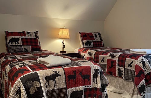 West Dover Bed & Breakfast | Deerfield Valley Inn - Suite Room