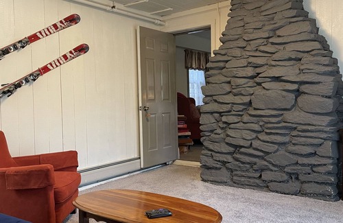 West Dover Bed & Breakfast | Deerfield Valley Inn - Suite Room