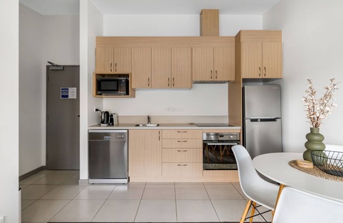 Queenstown Apartment | Deerwood Residence: A/C, BBQ, Lake Access & Parking