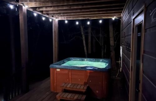 Ellijay House | DeerWoodsLodge DOT com-Ellijay Coosawattee River-Sleeps 16-ARCADE-Hot Tub-Fire Pit-Winery's
