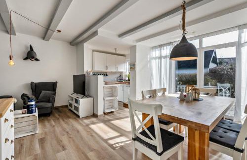 Busumer Deichhausen House | Deich Hus
