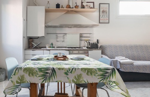 Deiva Marina Apartment | Deiva Marina Central Flat 300 meters from the Station