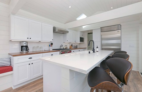 Del Mar House | Del Mar Beach House, Gated, Secluded, Pristine. Adjacent to the Beach.