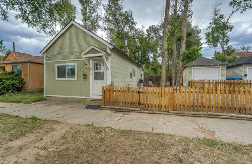 Central Colorado Springs House | Del Norte Cottage - Downtown King BBQ Fire Pit
