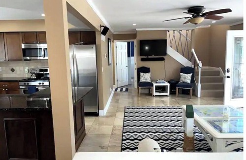 Delavan Lake House | Delavan Lake Bungalow